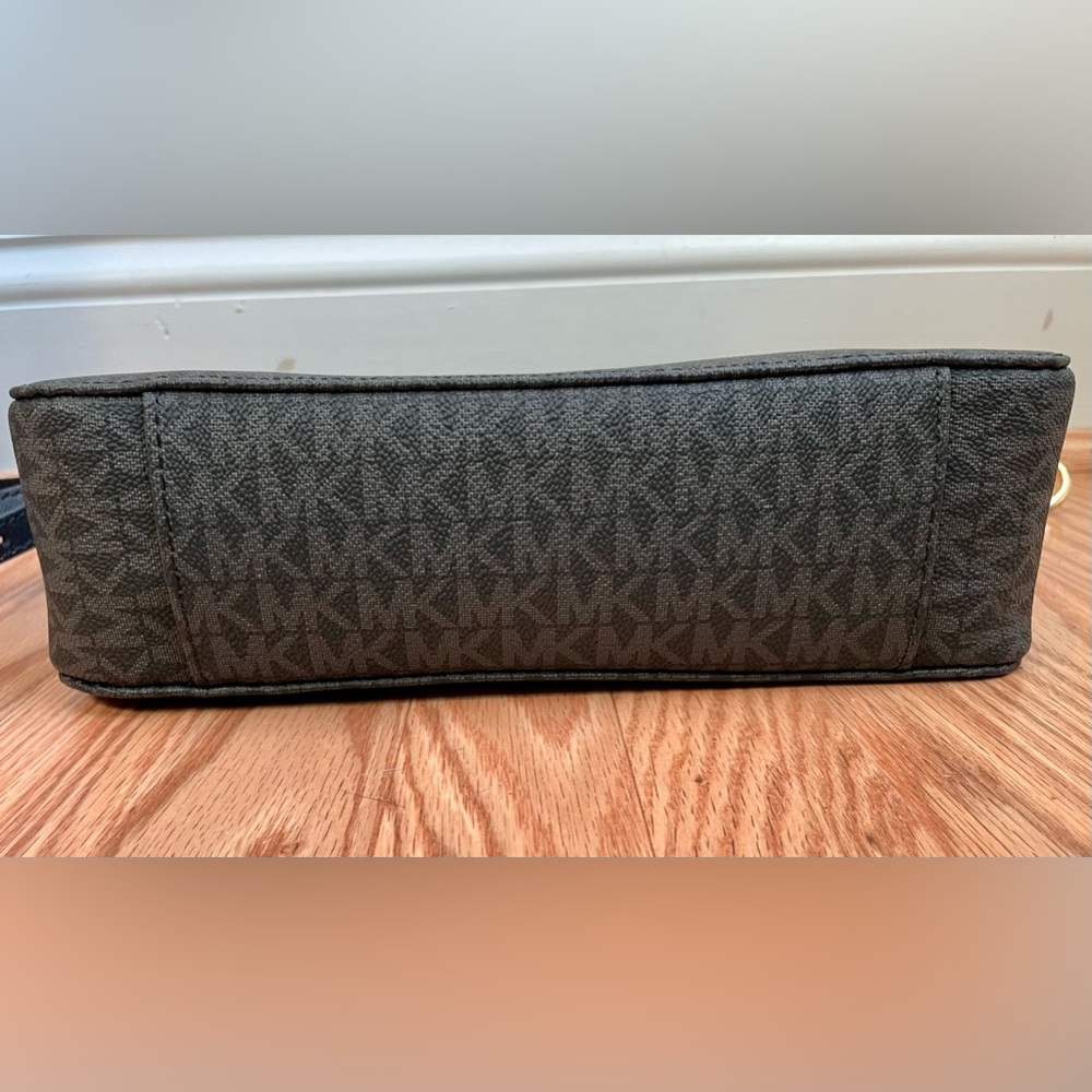 MICHAEL KORS Jet Set Travel Large Logo Messenger Bag - Picture 5 of 7